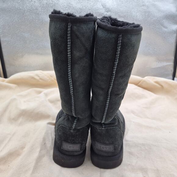 UGG Women's Classic Tall II Black size womens bootie size 7 - Picture 2 of 6